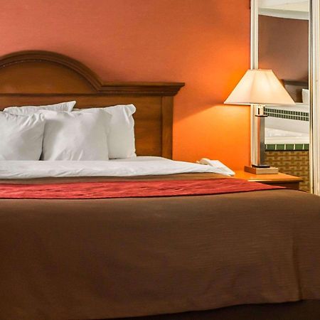 Quality Inn East Liverpool Εξωτερικό φωτογραφία
