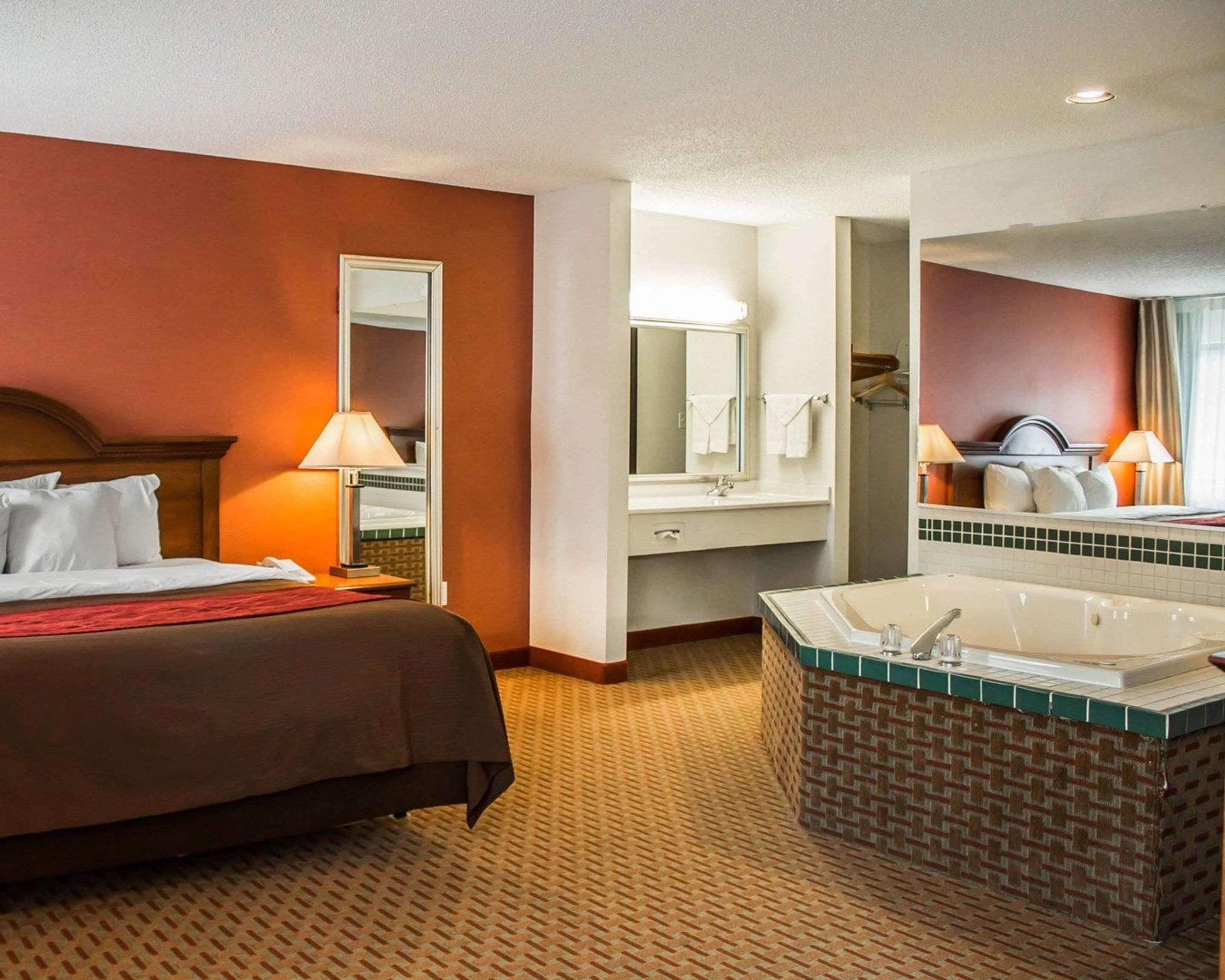 Quality Inn East Liverpool Εξωτερικό φωτογραφία