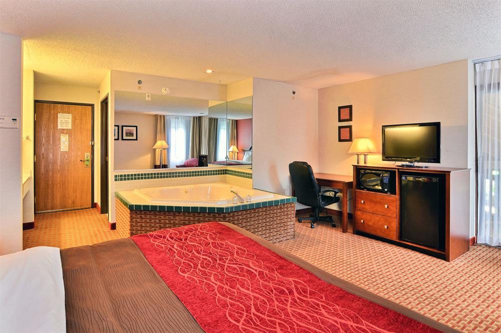 Quality Inn East Liverpool Εξωτερικό φωτογραφία