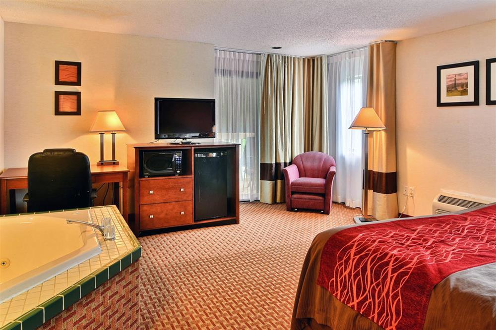 Quality Inn East Liverpool Εξωτερικό φωτογραφία