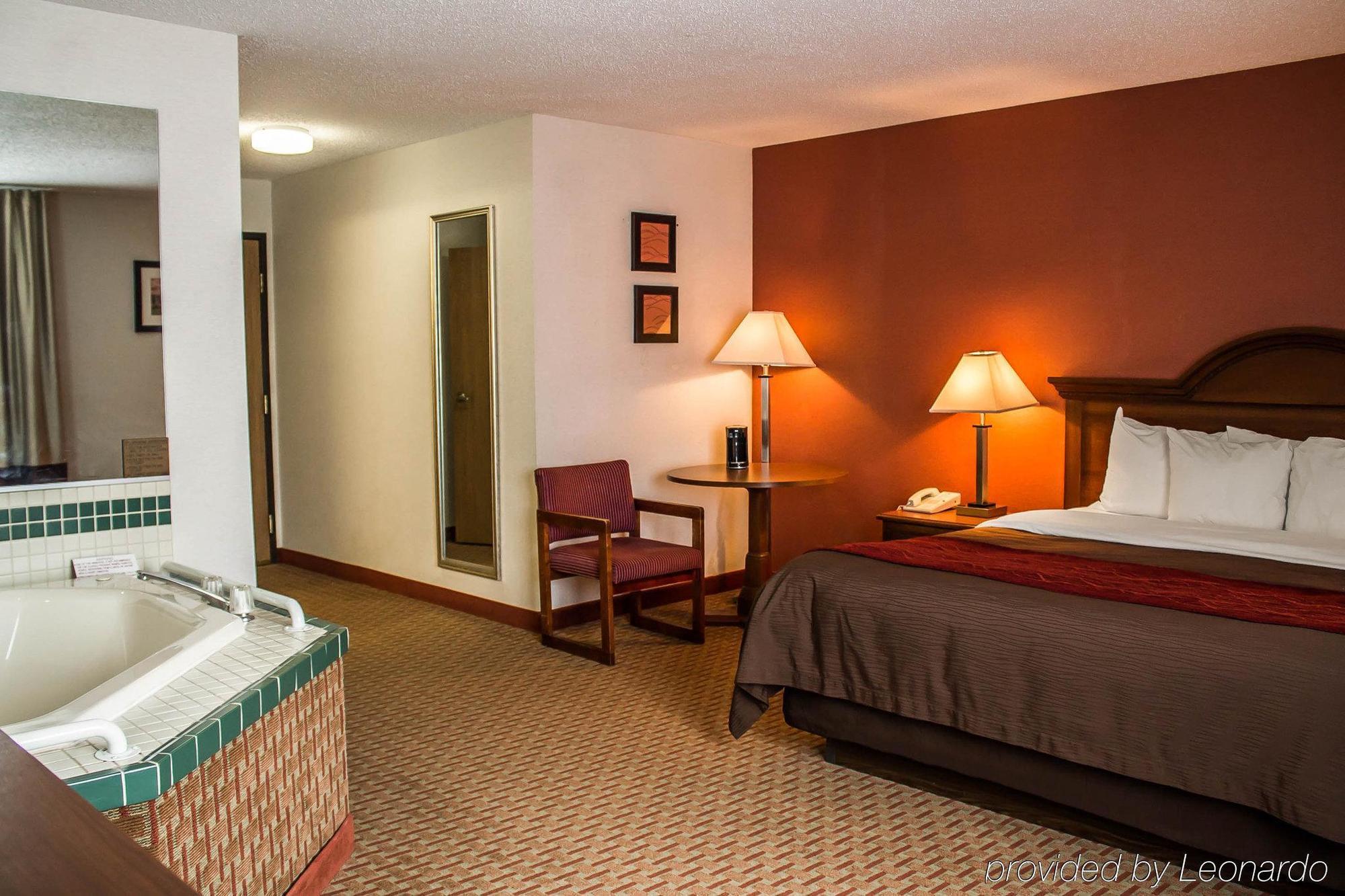 Quality Inn East Liverpool Εξωτερικό φωτογραφία